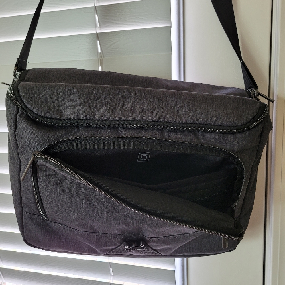 Samsonite Computer Bag - Picture 5 of 14